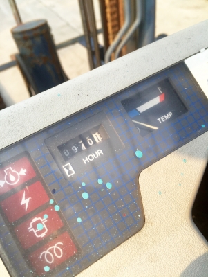 -:-*&bull;*ข า ย ร ถ ย ก นำ เ ข้ า*&bull;*-:-KOMATSU FD25-11 เครื่องดีเซล เสาสูง4เมตร งาเทได้ สนใจติดต่อ083-062-0223(ปอนด์)