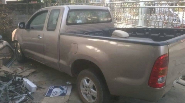 ขายรถกระบะ Toyota VIGO เครื่อง 2500 cc ปี 2005 เบนซิน CAB เครื่องเร่งไม่ขึ้น อุปกรณ์ครบ ทะเบียนพร้อม