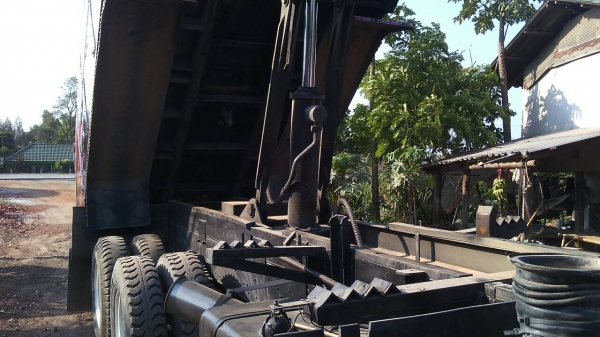 ขายรถ 10 ล้อดั้ม / ISUZUร๊อกกี้ 240 นางฟ้า ( มีระบบลากลูกพร้อม ) ขายรถ 10 ล้อดั้ม / ISUZUร๊อกกี้ 240 นางฟ้า ( มีระบบลากลูกพร้อม )