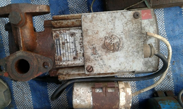 ปั้มน้ำ 1 นิ้ว