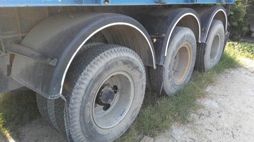 ++ ขายด่วน หางพื้นเรียบ 3 เพลา (มีระบบยกล้อ) ยี่ห้อวีไฮเทค ++ ติดต่อผู้ขายโดยตรงคุณตั้ม 081-9512529