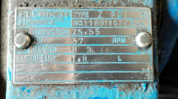 ** ขายแล้วครับ!! ** มอเตอร์เกียร์ Flender Hemmel Germany ขนาด 5.5 HP. 380V. ทด 1:25 เพลาออก 60 RPM. สภาพสวยวิ่งเงียบพร้อมใช้งาน.