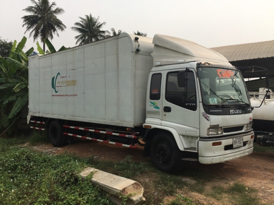 ขายด่วน รถตู้บรรทุก 6 ล้อ