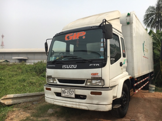 ขายด่วน รถตู้บรรทุก 6 ล้อ