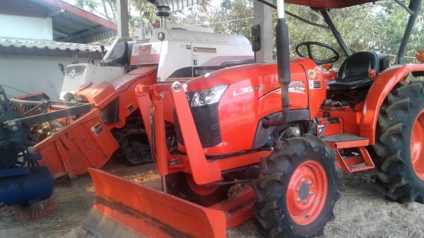 ขายรถไถคู่กับรถเกี่ยว