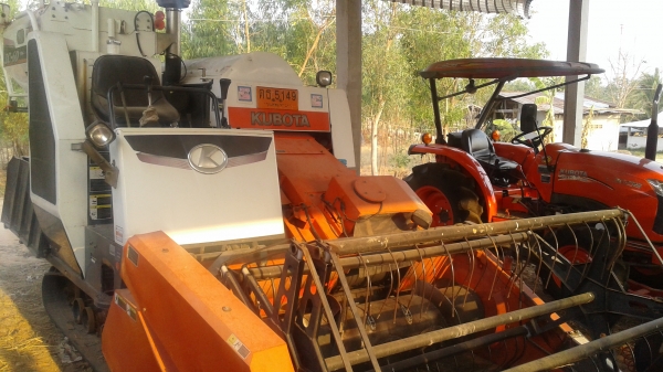 ขายรถไถคู่กับรถเกี่ยว