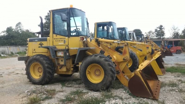 KOMATSU WA100-3 เก่าญี่ปุ่น สภาพดี พร้อมใช้งาน ราคาถูก โทร.090-986-2521 อ๊อบ KOMATSU WA100-3 เก่าญี่ปุ่น สภาพดี พร้อมใช้งาน ราคาถูก โทร.090-986-2521 อ๊อบ