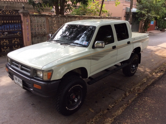 TOYOTA HILUX YN  106 4 WD คานแข็ง สภาพสวยพร้อมใช้