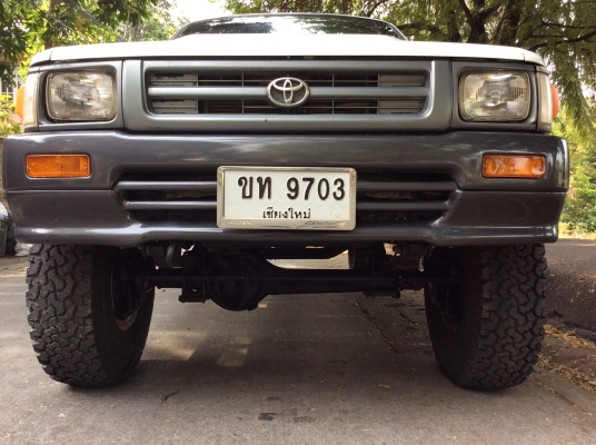 TOYOTA HILUX YN  106 4 WD คานแข็ง สภาพสวยพร้อมใช้
