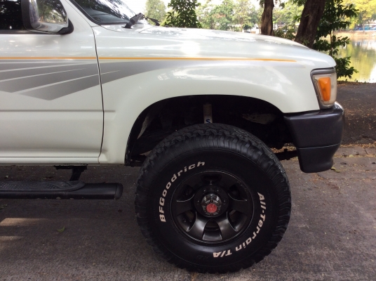 TOYOTA HILUX YN  106 4 WD คานแข็ง สภาพสวยพร้อมใช้