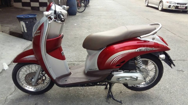Scoopy i ปี 55 เครื่องเดิม แน่นๆ มีเล่ม เอกสารครบ  โทร. 02-9165022,099-0812001