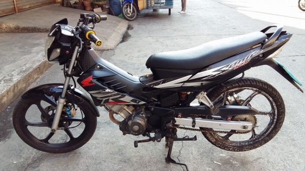 Sonic ปี 47 สตาร์ทเท้า กุญแจสองชั้น เครื่องเดิม มีเล่ม เอกสารพร้อมโทร. 02-9165022,099-0812001