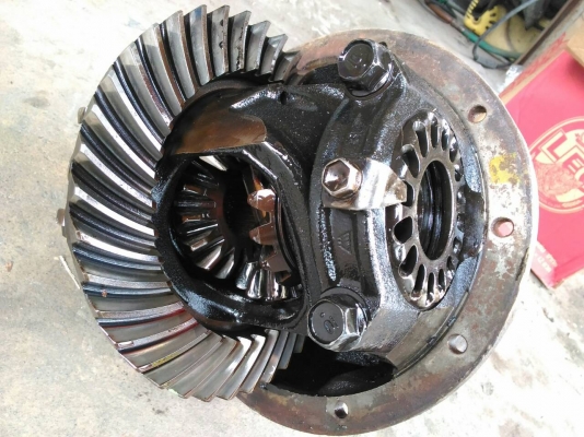 เฟืองท้ายใส่โตโยต้าไมตี้ วีโก้ รถตู้หัวจรวด รถตู้คอมมูเตอร์ เบอร์8 39 อัตราทด4.9 ราคา5000บาท อยู่ดอนเมืองTEL0890671028 ID Line 0890671028