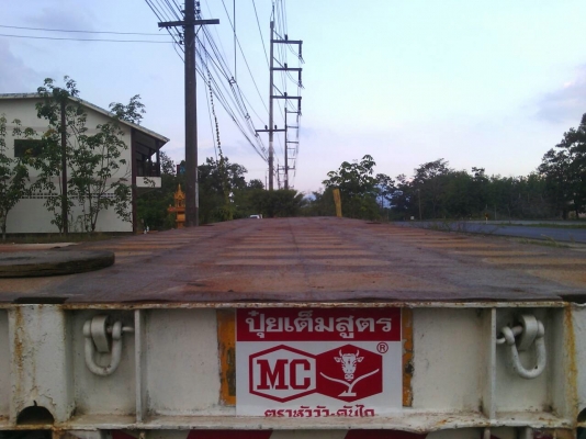 ขายหาง พื้นเรียบ สามมิต 3 เพลา. ยัด  ปี 45.    สนใจติดต่อ  081 - 6079515