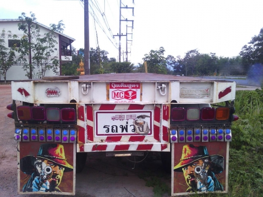 ขายหาง พื้นเรียบ สามมิต 3 เพลา. ยัด  ปี 45.    สนใจติดต่อ  081 - 6079515