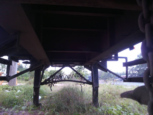 ขายหาง พื้นเรียบ สามมิต 3 เพลา. ยัด  ปี 45.    สนใจติดต่อ  081 - 6079515