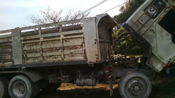 รถมิตซู 10 ล้อดั้ม FN527M - TF  220 แรงม้า. ปี 38.     สนใจติดต่อ  081 - 6079515