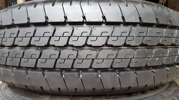 ขายยางดันลอปถอดป้ายแดงขอบ15 4เส้น ราคา8,000บาท