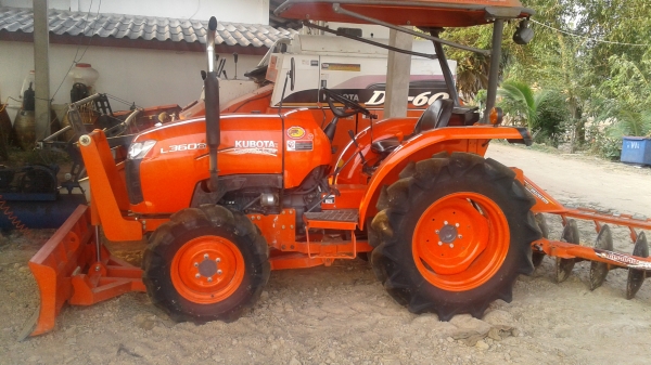 ขายรถเกี่ยวคูโบต้า 60 แรงกับ รถไถคูโบต้า 36 แรง
