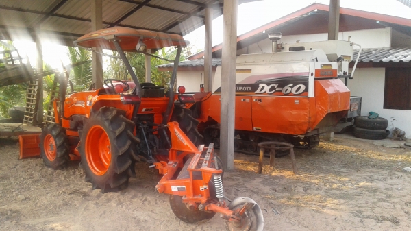 ขายรถเกี่ยวคูโบต้า 60 แรงกับ รถไถคูโบต้า 36 แรง