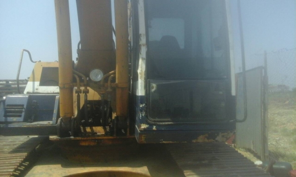 ขาย 3 คัน KOMATSU PC200-5 LONG BOOM