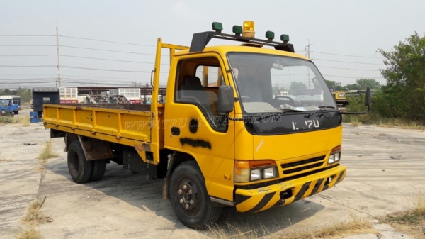 รถบรรทุก 6 ล้อ ISUZU   รถใช้งานได้ปกติ   เอกสารพร้อมโอน