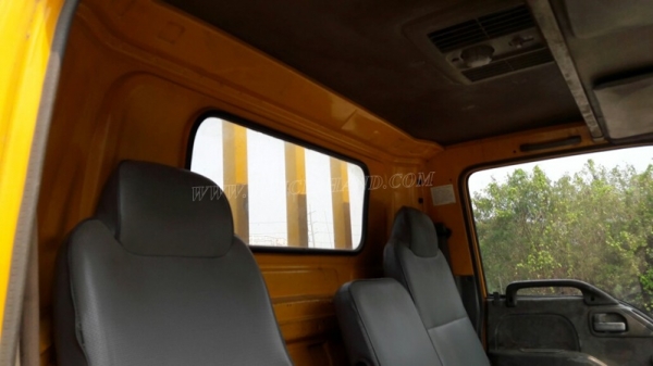 รถบรรทุก 6 ล้อ ISUZU   รถใช้งานได้ปกติ   เอกสารพร้อมโอน