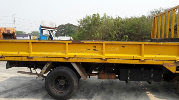 รถบรรทุก 6 ล้อ ISUZU   รถใช้งานได้ปกติ   เอกสารพร้อมโอน