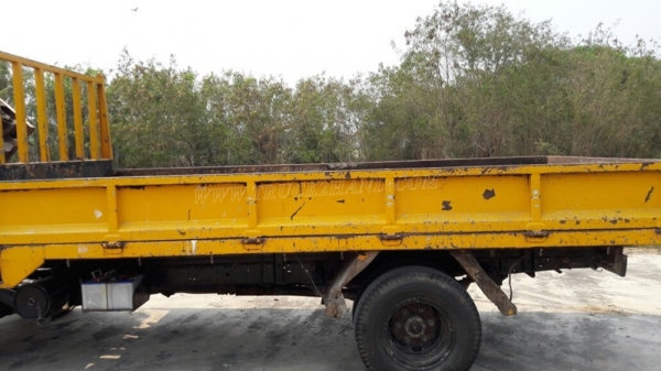 รถบรรทุก 6 ล้อ ISUZU   รถใช้งานได้ปกติ   เอกสารพร้อมโอน