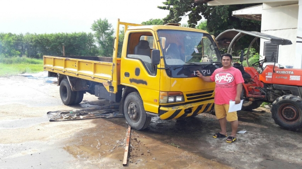 รถบรรทุก 6 ล้อ ISUZU   รถใช้งานได้ปกติ   เอกสารพร้อมโอน