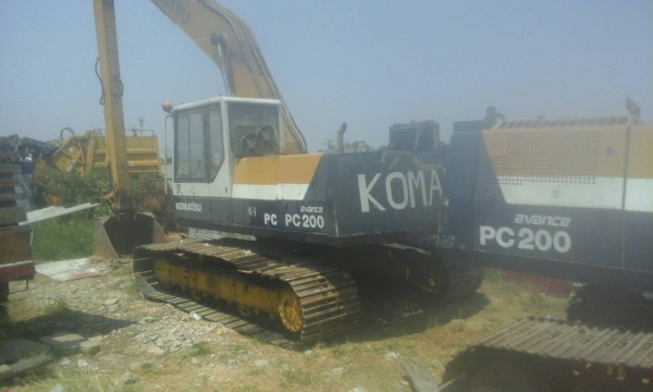 ขาย 3 คัน KOMATSU PC200-5 LONG BOOM