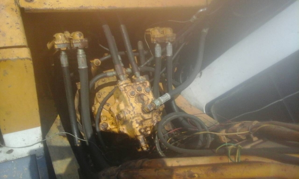 ขาย 3 คัน KOMATSU PC200-5 LONG BOOM