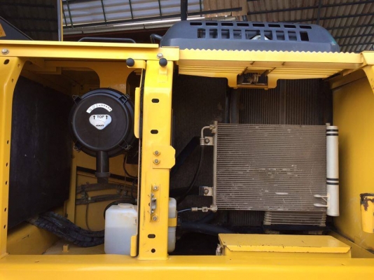 KOMATSU PC200-8 (เจ้าของขายเอง) รถปี 11 5,XXX ชั่วโมง เอกสารใบแจ้งจำหน่าย (ประกันศูนย์ยังมีอยู่ ถ่ายน้ำมันเครื่องกรองน้ำมันไฮโดลิคกองฟรีอีกนาน) รถออกป้ายแดง ตัวญี่ปุ่น สีเดิม รถสวยมาก  สนใจด่วน 089-0854790