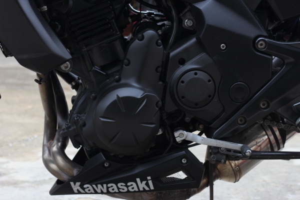 <เอิร์ท พิดโลก>ขาย ER6n 2012 แต่งสวย. โช๊คkayaba ท่อaka อื่นๆ ราคาแบ่งใช้