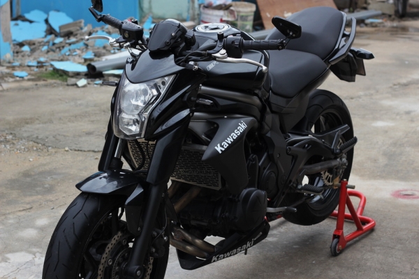 <เอิร์ท พิดโลก>ขาย ER6n 2012 แต่งสวย. โช๊คkayaba ท่อaka อื่นๆ ราคาแบ่งใช้