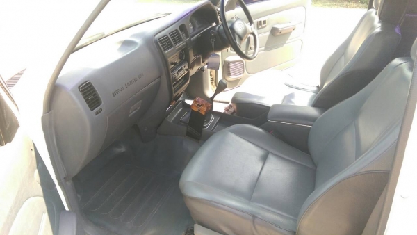 โตโยต้า ไทเกอร์4ประตู