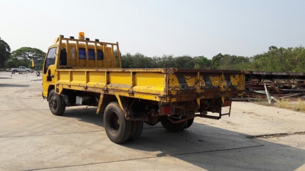 รถบรรทุก 6 ล้อ ISUZU รถใช้งานได้ปกติ ทะเบียนพร้อมโอน