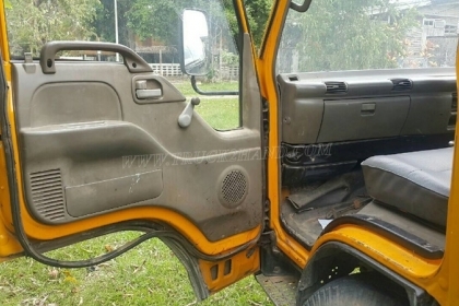 รถบรรทุก 6 ล้อ ISUZU รถใช้งานได้ปกติ ทะเบียนพร้อมโอน