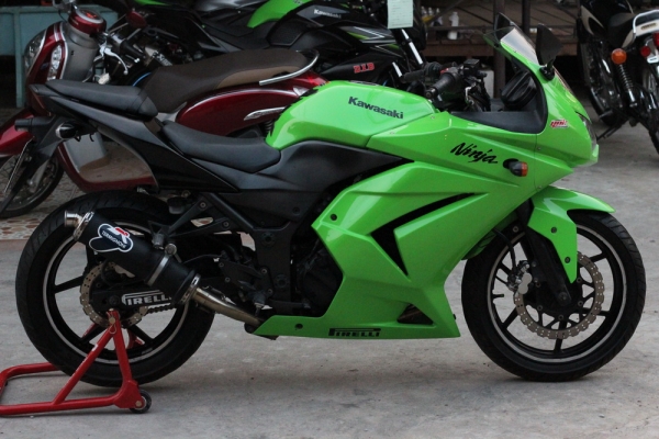 <เอิร์ท พิดโลก> ขาย Ninja250 สภาพสวยยางใหม่ พีเรียลลี่ ท่อสูตรฟูล ถูกๆ