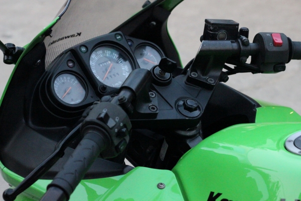 <เอิร์ท พิดโลก> ขาย Ninja250 สภาพสวยยางใหม่ พีเรียลลี่ ท่อสูตรฟูล ถูกๆ