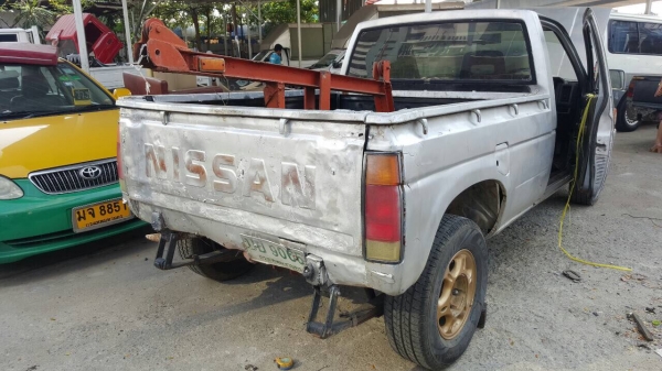 ขายรถยกพร้อมใช้งานเครื่องดีเซล ภาษีไม่ขาดมีเล่มทะเบียนสนใจสอบถามได้