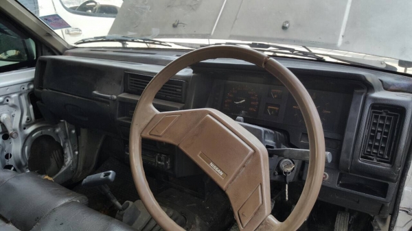 ขายรถยกพร้อมใช้งานเครื่องดีเซล ภาษีไม่ขาดมีเล่มทะเบียนสนใจสอบถามได้