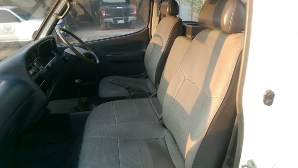 รถตู้ Toyota Hiace รถตู้ Toyota Hiace