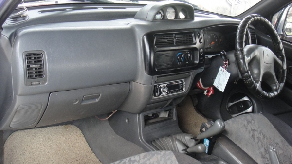 MITSUBISHI L200 STRADA 2.8 MEGACAB 4WD ปี2000 เครื่องดี2.8 ขับดี เกืยปกติ Tel 0862691888 หรือ 0864747394 คานหน้าเดิมไล้ขวามานิด สีบาง คัชชีสวย 165000฿