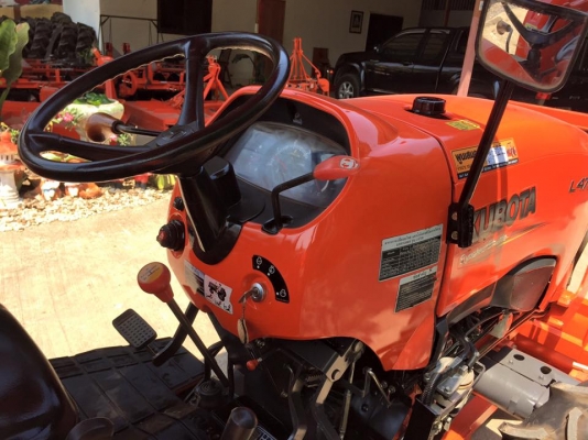 ขายรถไถ Kubota L4708(4WD) พร้อมใบมีดและผานบุกเบิก รถไร่ สวยๆ พร้อมใช้งาน