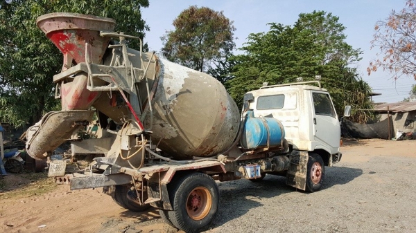 ขายรถบรรทุก HINO โม่ปูน2.5คิว โม่ตรงมอเตอร๋ไดกิ้น แชชซีสวยเครื่องดี ภายในครบ พร้อมวิ่งงาน