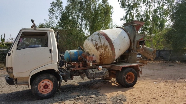 ขายรถบรรทุก HINO โม่ปูน2.5คิว โม่ตรงมอเตอร๋ไดกิ้น แชชซีสวยเครื่องดี ภายในครบ พร้อมวิ่งงาน