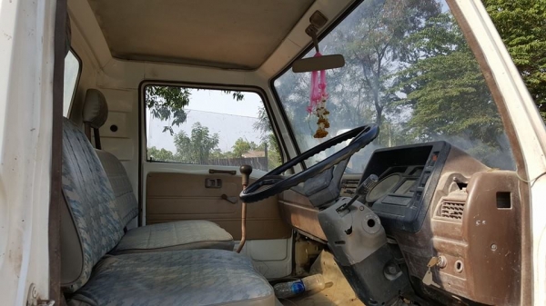 ขายรถบรรทุก HINO โม่ปูน2.5คิว โม่ตรงมอเตอร๋ไดกิ้น แชชซีสวยเครื่องดี ภายในครบ พร้อมวิ่งงาน