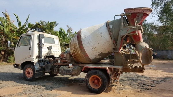 ขายรถบรรทุก HINO โม่ปูน2.5คิว โม่ตรงมอเตอร๋ไดกิ้น แชชซีสวยเครื่องดี ภายในครบ พร้อมวิ่งงาน