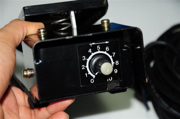 Foot switch (สวิทช์เท้าเหยียบ) ตัวใหญ่ๆ วัสดุเป็นอลูมิเนียมทั้งตัว